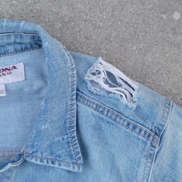 Arizona Jean Co Distressed Embroidered Roses Jean Denim Jacket - Picture 7 of 10